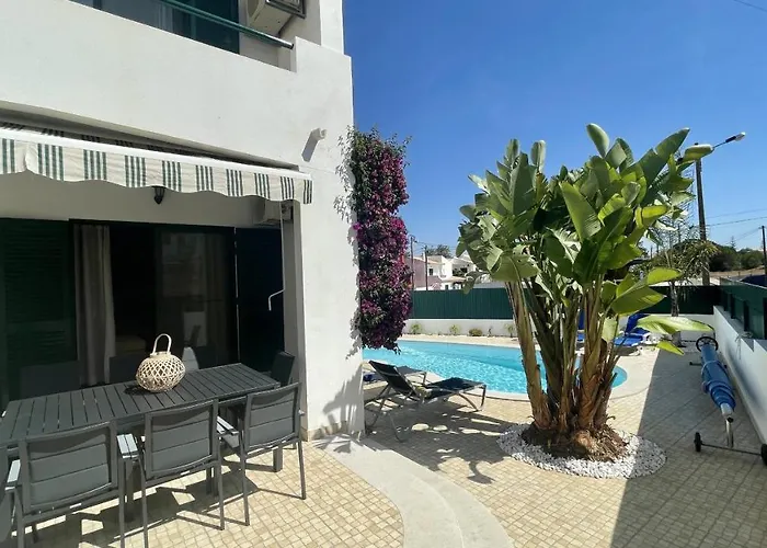 Дом отдыха Vale Pedras - Private Pool - 8 Guests - Албуфейра
