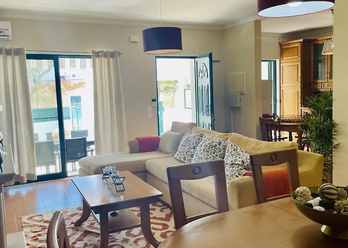 Дом отдыха Vale Pedras - Private Pool - 8 Guests - Албуфейра